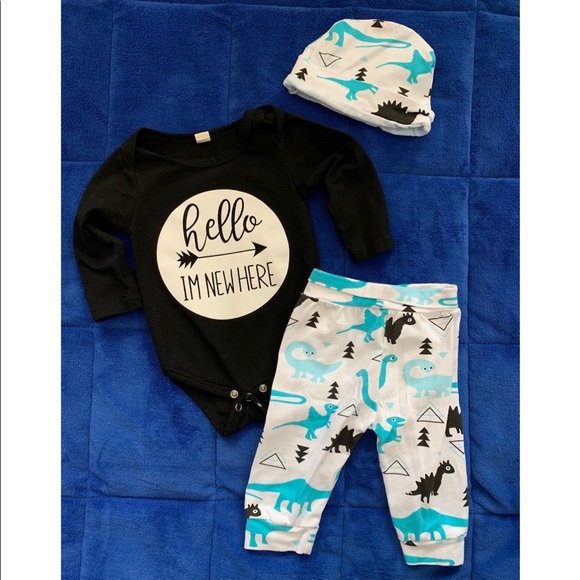 Outfit - Picture 1 of 1